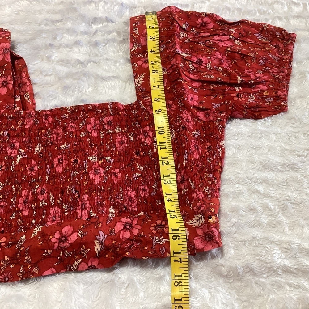 NEW Band of the Free Joelle Crimson Floral Smocked Boho Top M - Picture 9 of 10